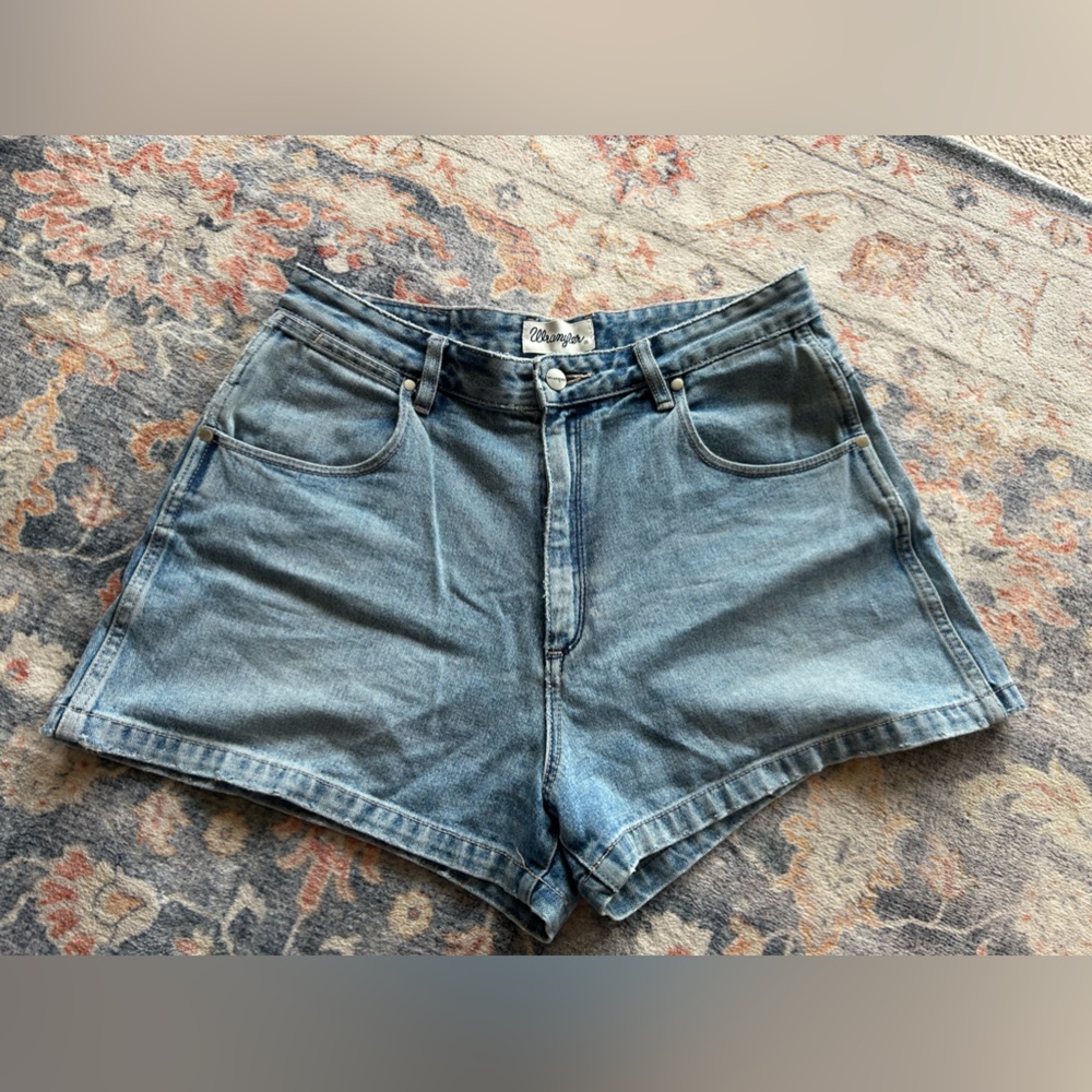 Wrangler Hi Bells shorts size 14